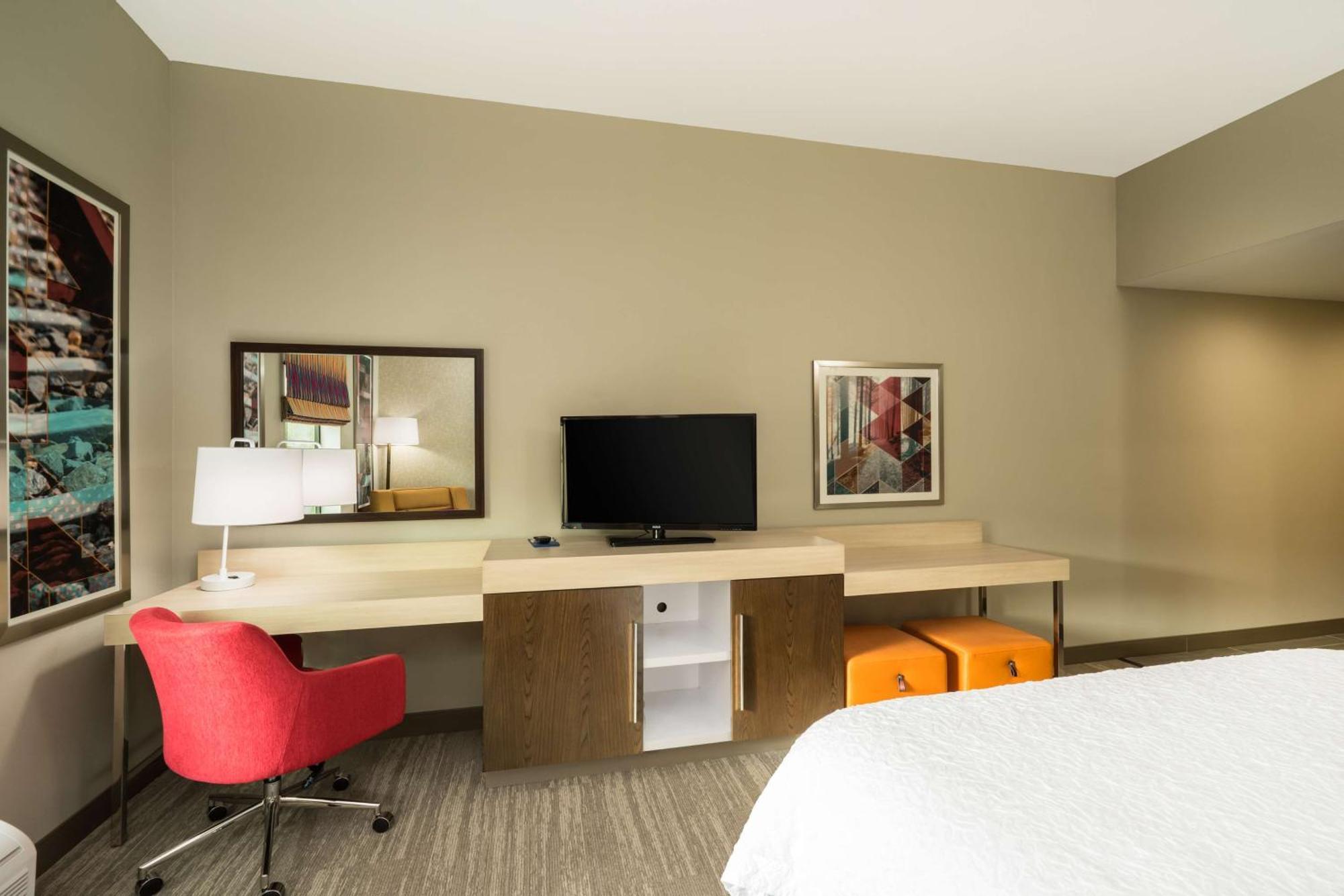 Hampton Inn Newport Exterior foto